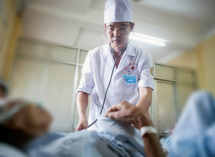 Bác sĩ siêng khoa gan bị ung thư gan Bác sĩ chăm khoa gan bị ung thư gan