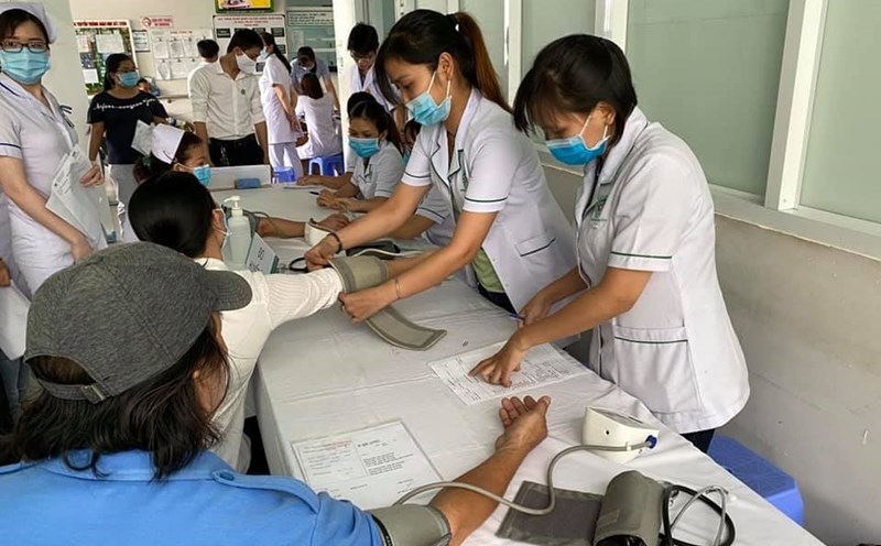 Không khám sức mạnh lao rượu cồn khi chuyển các bước nặng nhọc bao gồm bị xử phạt Không khám sức mạnh lao đụng khi chuyển công việc nặng nhọc gồm bị xử phạt