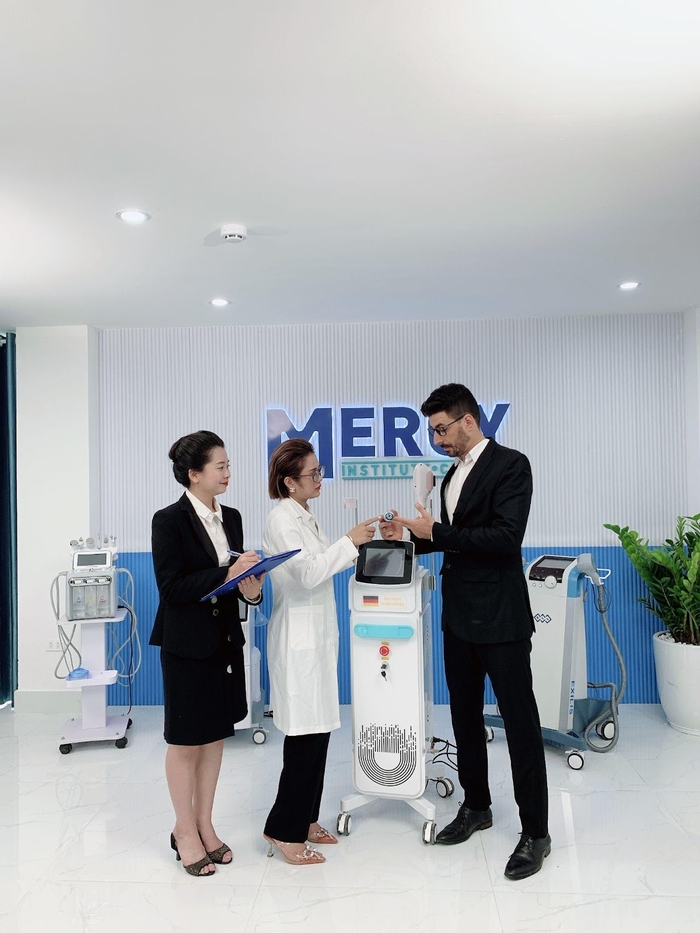 Phòng đi khám mercy khẳng xác định thế hàng đầu trên trường đấu nhan sắc Phòng đi khám mercy khẳng định vị thế bậc nhất trên trường đấu nhan sắc